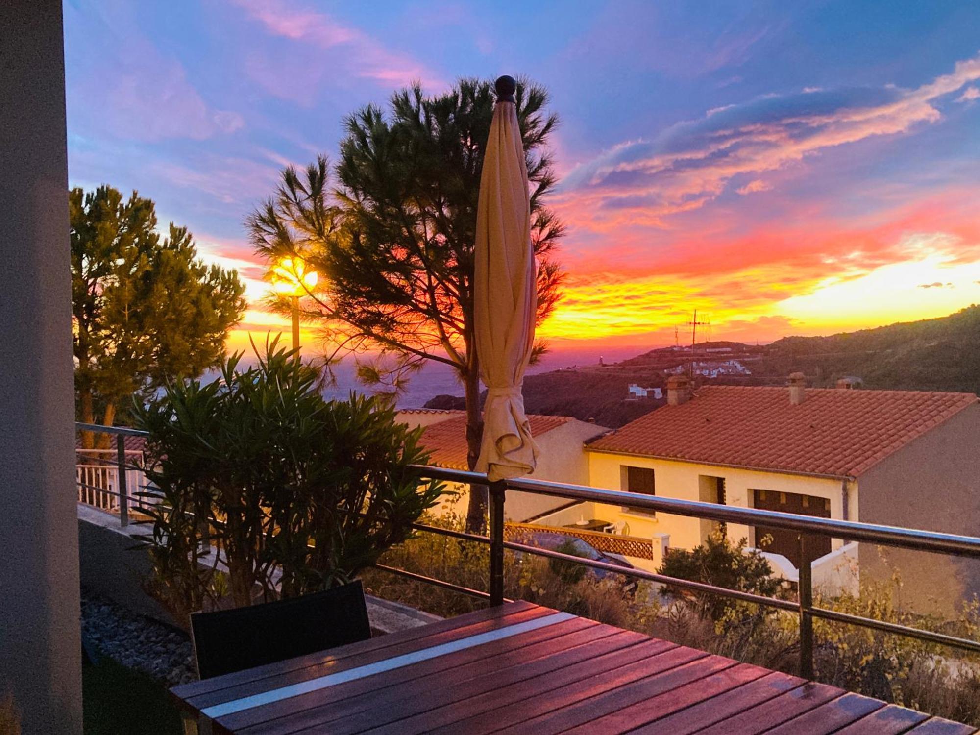 Residence Costa Vermella, Vue Mer Et Montagne Au Calme Cerbère Exteriör bild